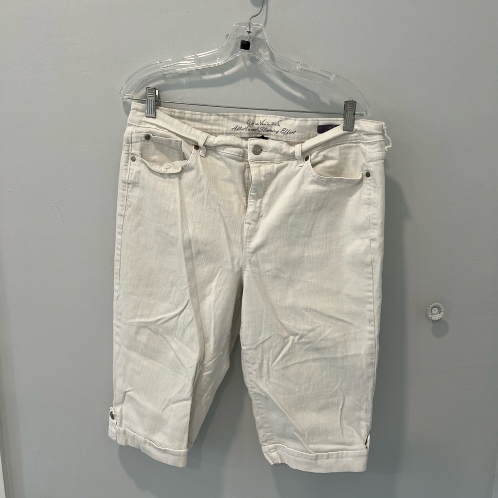 Gloria Vanderbilt Cream Denim Capri Jeans